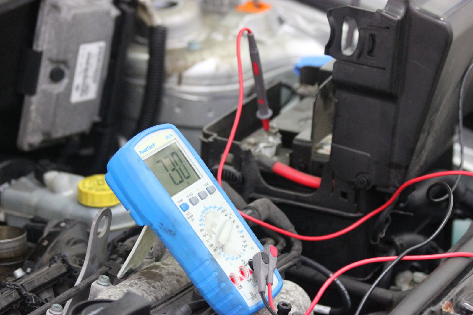 Canon EOS 550D (EOS Rebel T2i / EOS Kiss X4) sample photo. Tool, measurement, motor vehicle photography