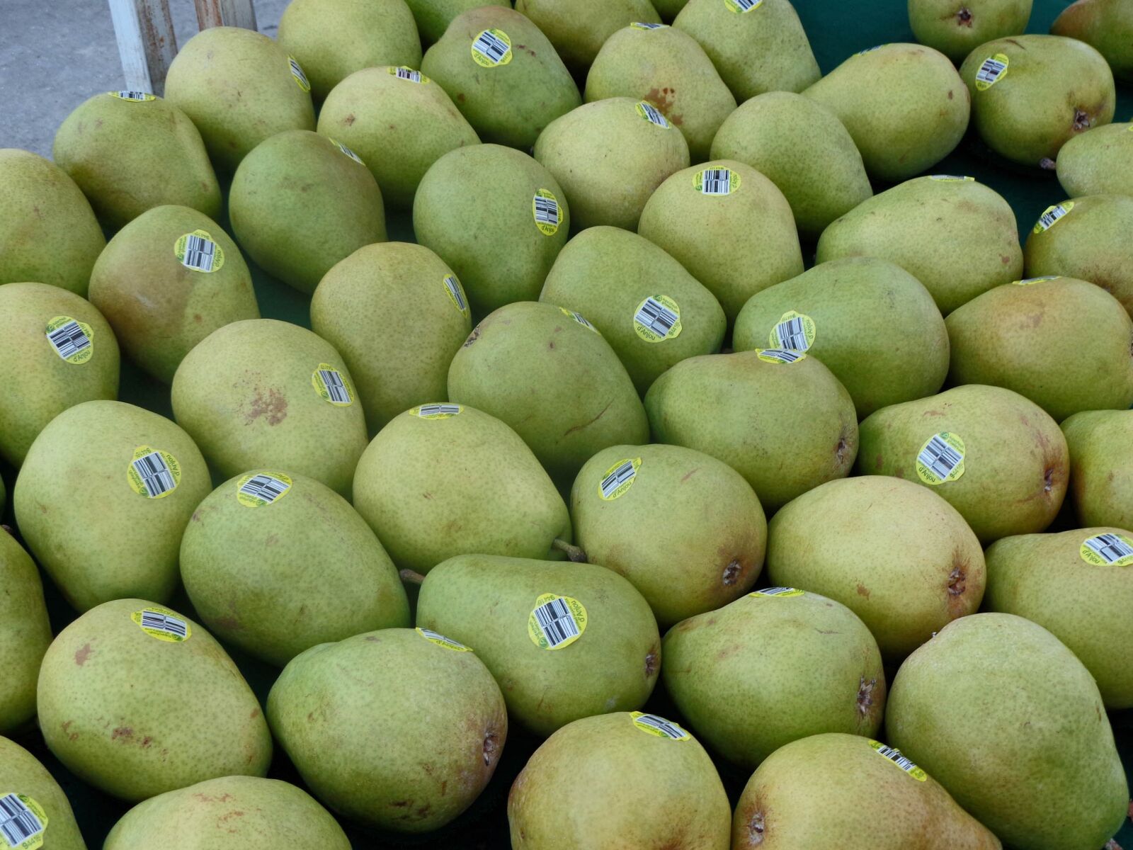 Sony Cyber-shot DSC-W730 sample photo. Pears, food, food market photography