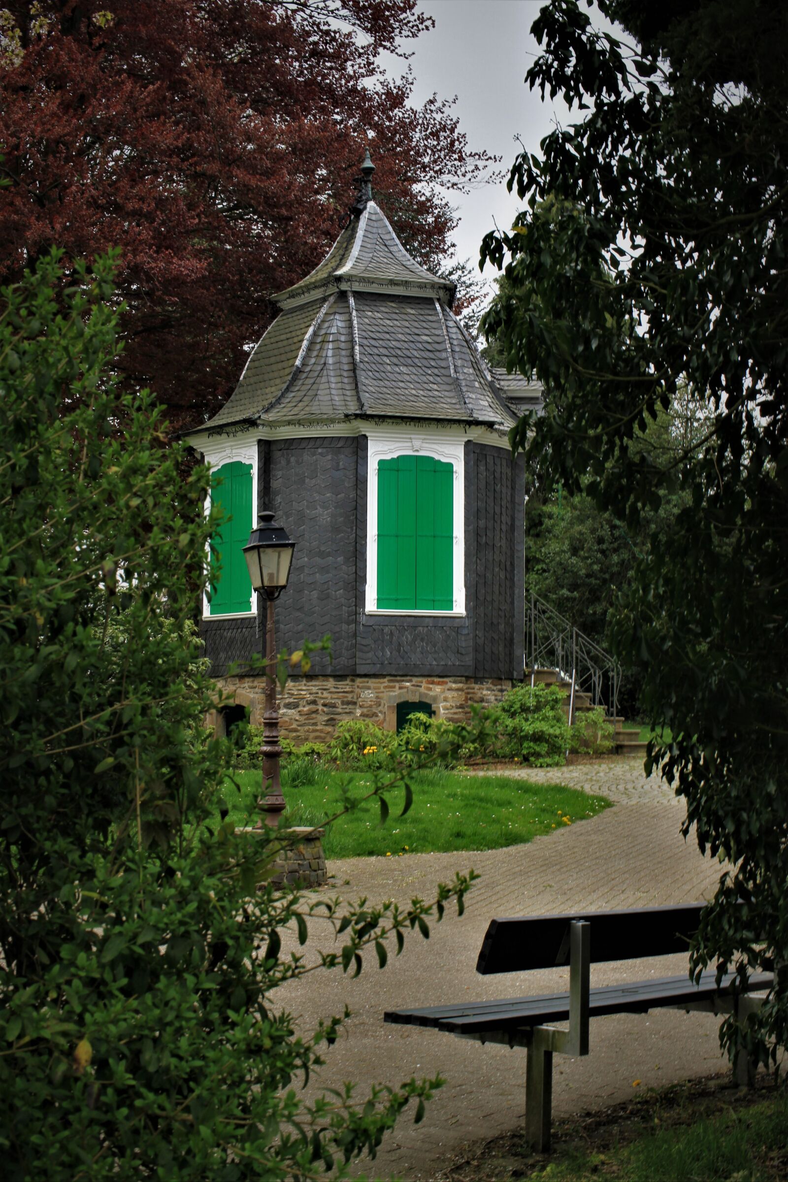 Canon EF-S 35mm F2.8 Macro IS STM sample photo. Pavillion, square, radevormwald photography