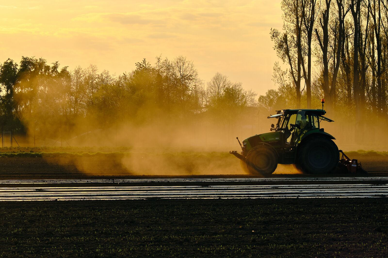 Fujifilm XF 18-55mm F2.8-4 R LM OIS sample photo. Agriculture, agricultural machine, tractors photography