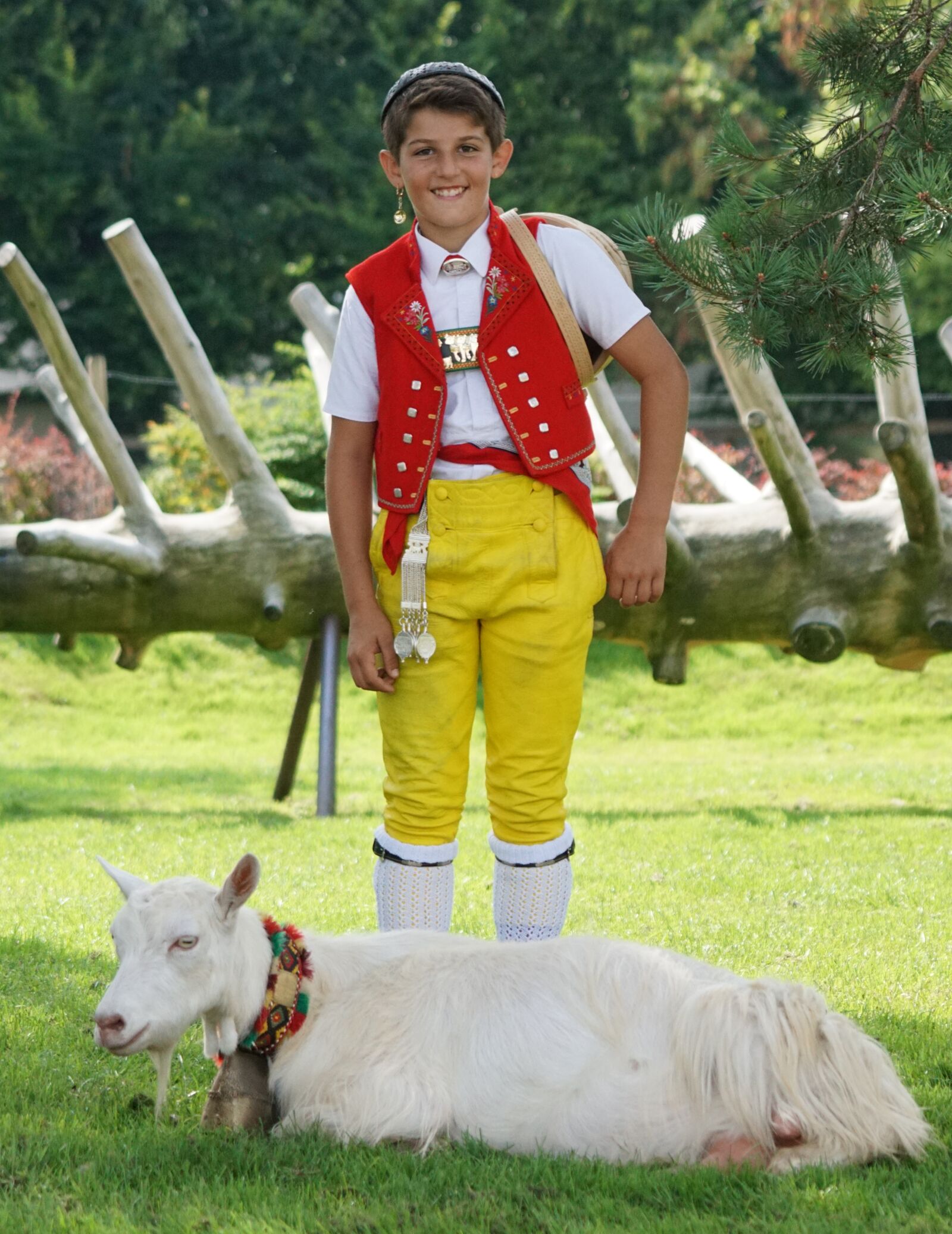 Sony ILCA-77M2 + Sony 70-400mm F4-5.6 G SSM sample photo. Almabtrieb, d salpe, alp photography