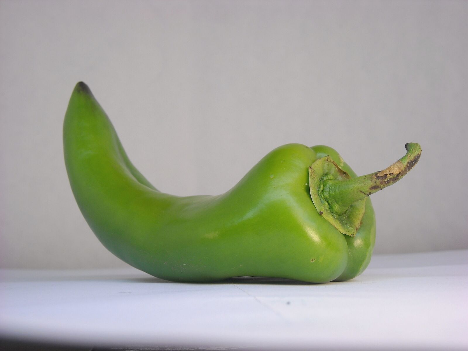 Nikon Coolpix L18 sample photo. Pepper, green, vegetable photography