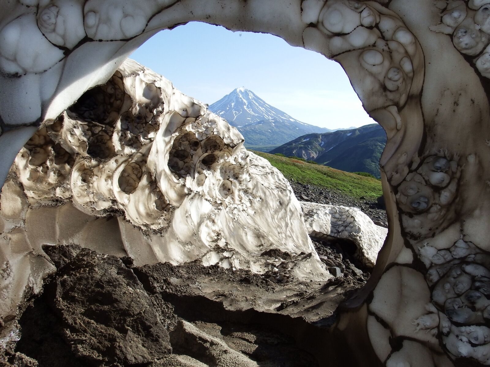 Fujifilm FinePix S1 sample photo. Snow cave, volcano, the photography