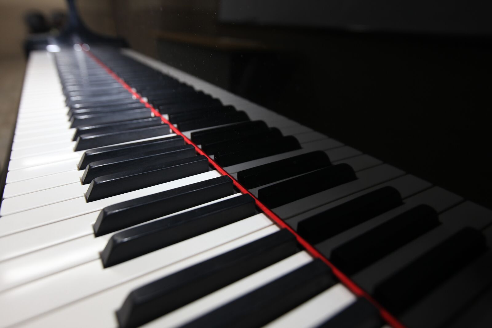 Canon EOS 5D Mark II sample photo. Piano, music photography