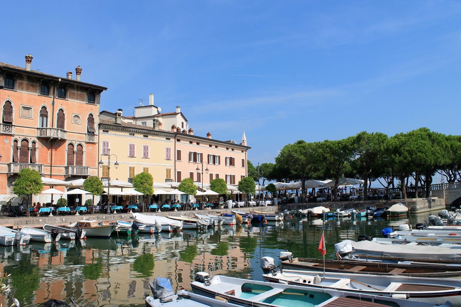 Canon EOS 1100D (EOS Rebel T3 / EOS Kiss X50) sample photo. Desenzano del garda, lake photography