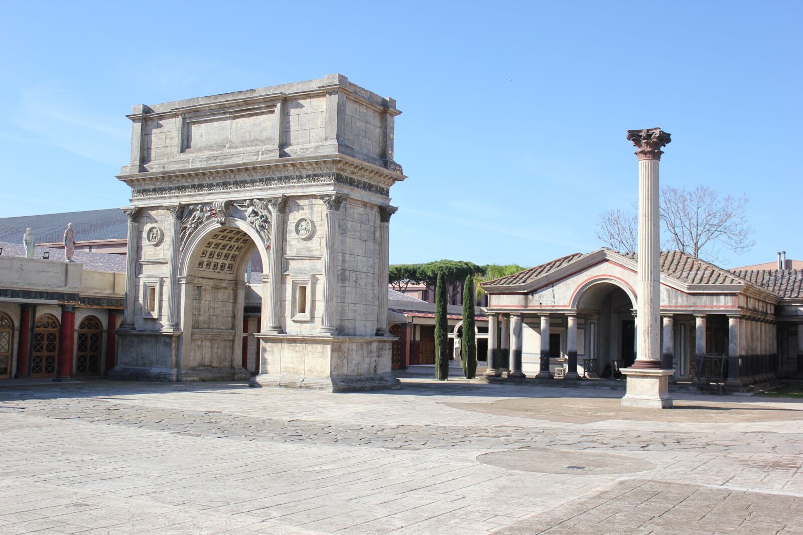 Canon EOS 550D (EOS Rebel T2i / EOS Kiss X4) sample photo. Rome, cinecittà, set designer photography