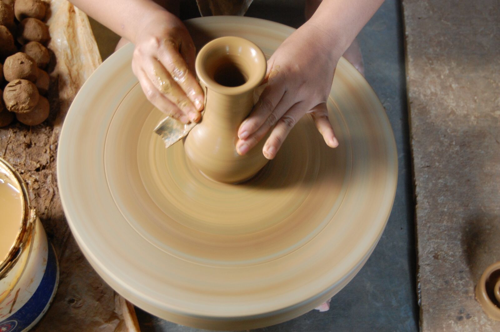 Nikon D40 sample photo. Hand, clay, crafts photography