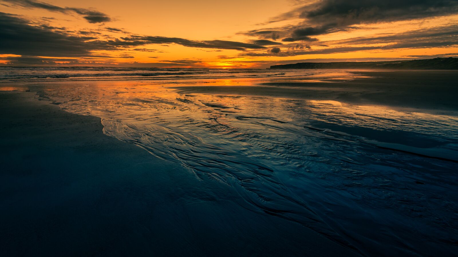 Tokina AT-X Pro 11-16mm F2.8 DX II sample photo. Filey beach, sunrise, daybreak photography