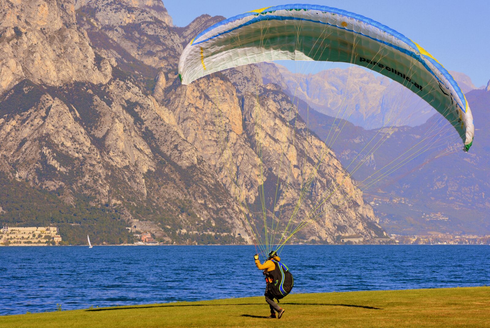 Nikon D7100 sample photo. Paragliding, landing, prato photography
