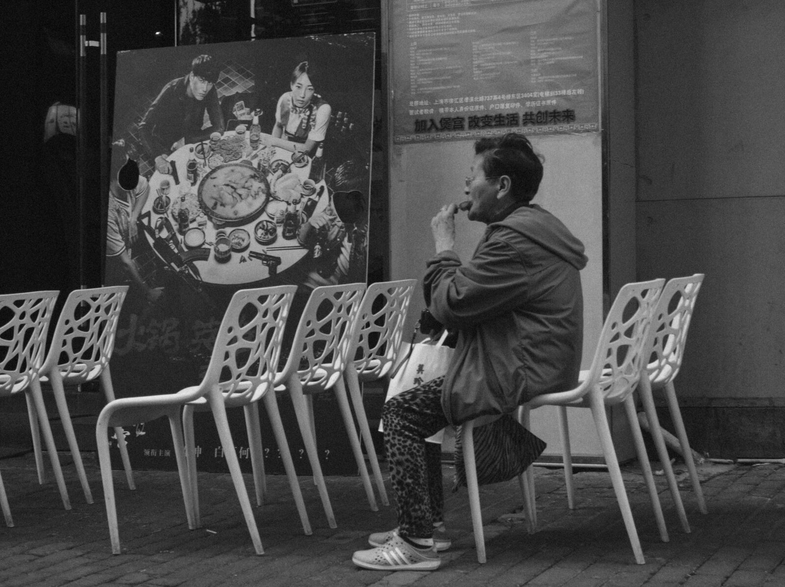 Nikon D3200 sample photo. Shanghai, granny, alone photography