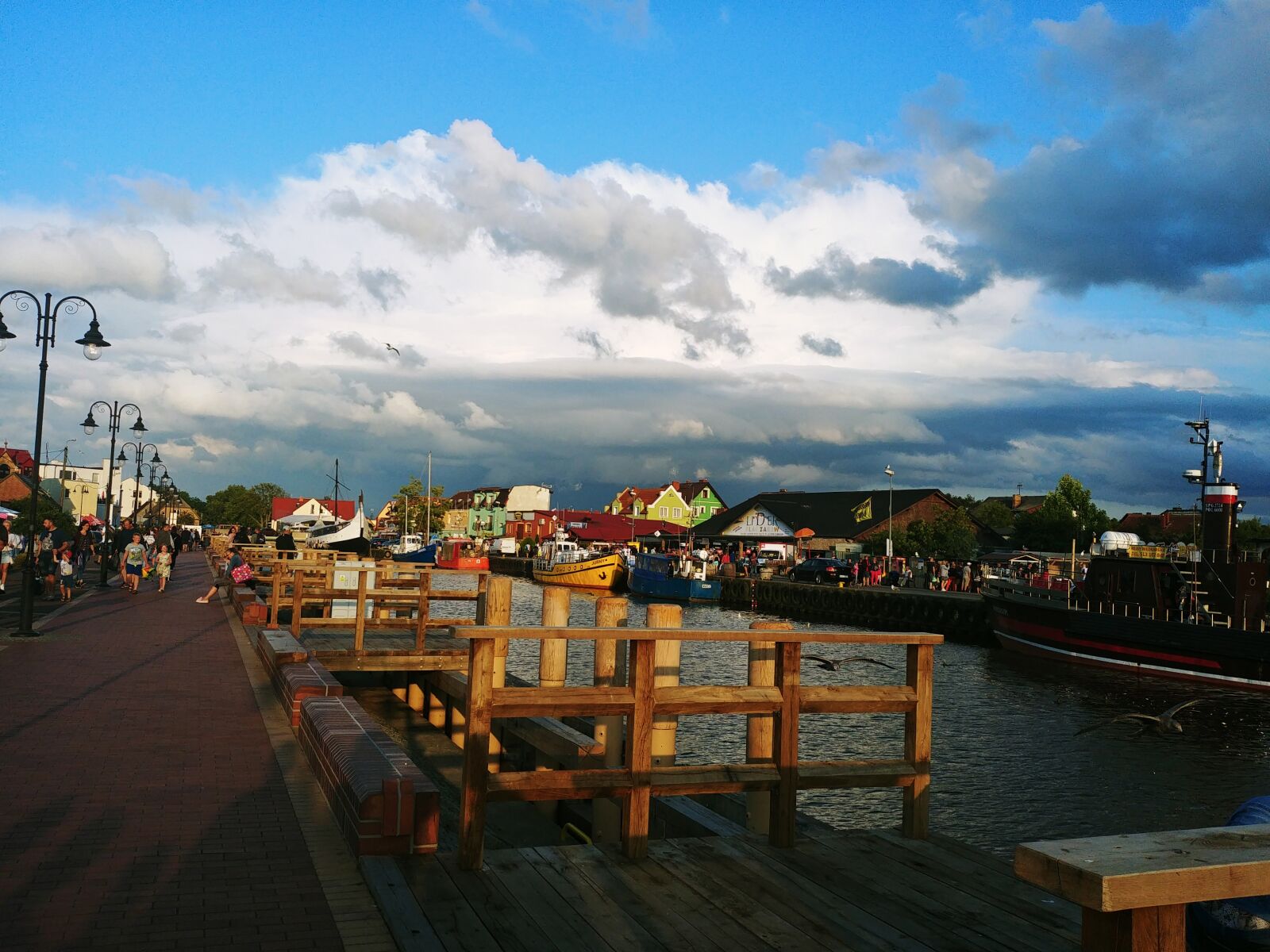 LG G6 sample photo. Leba town, baltic sea photography