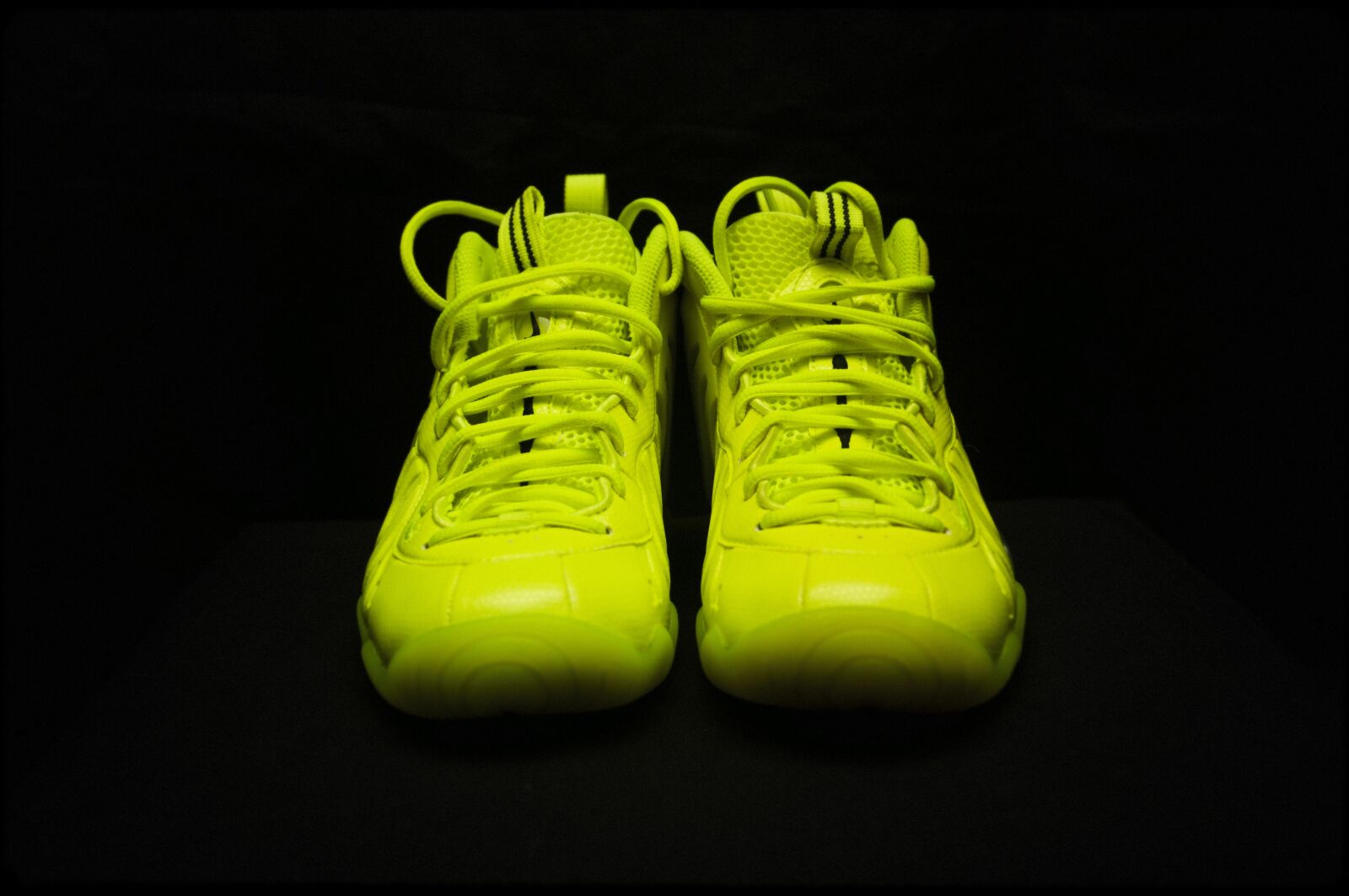Nikon D90 sample photo. Sneakers, nike, new balance photography