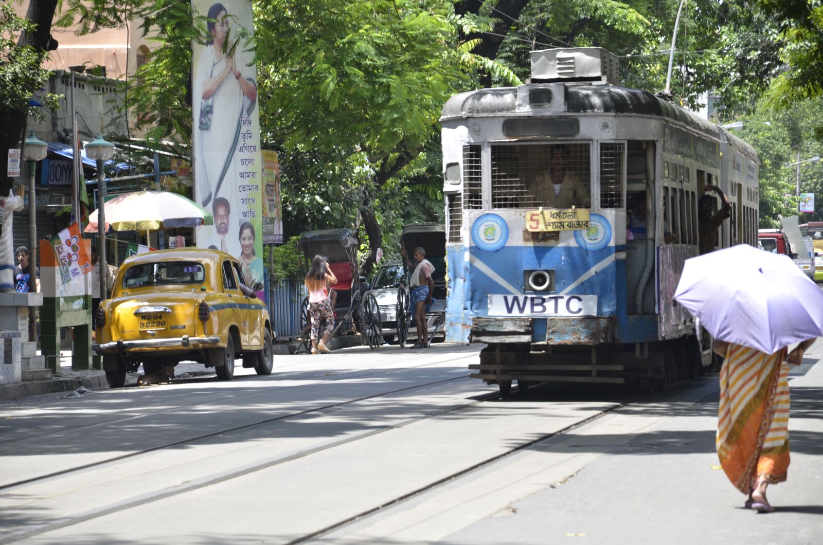 Nikon D7000 sample photo. Street, traffic, road photography