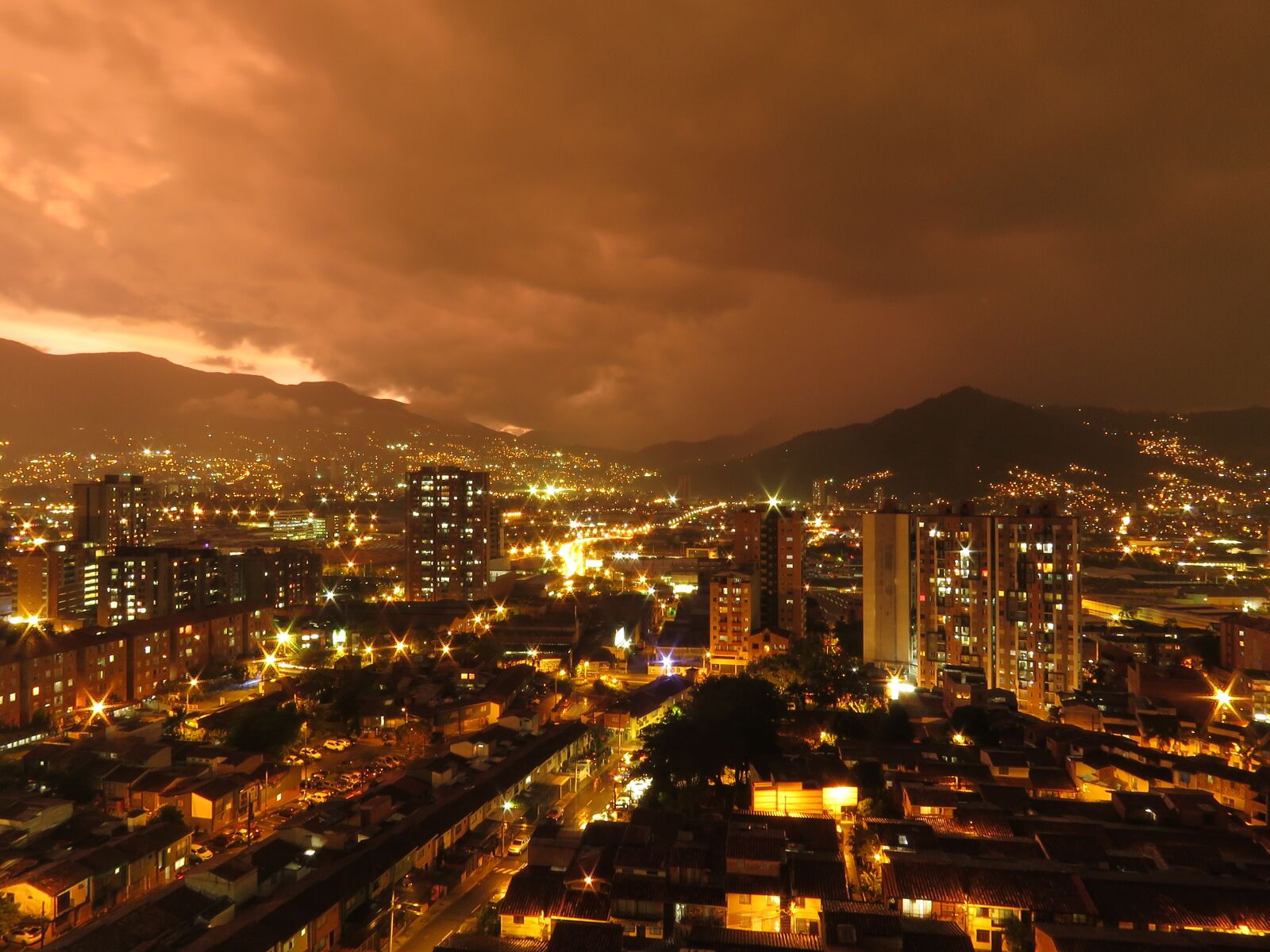 Canon PowerShot SX60 HS sample photo. Medellín, city, sunset photography