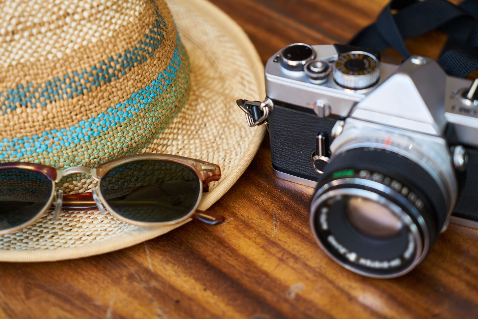 Sony a7R II sample photo. Old, camera, lens photography