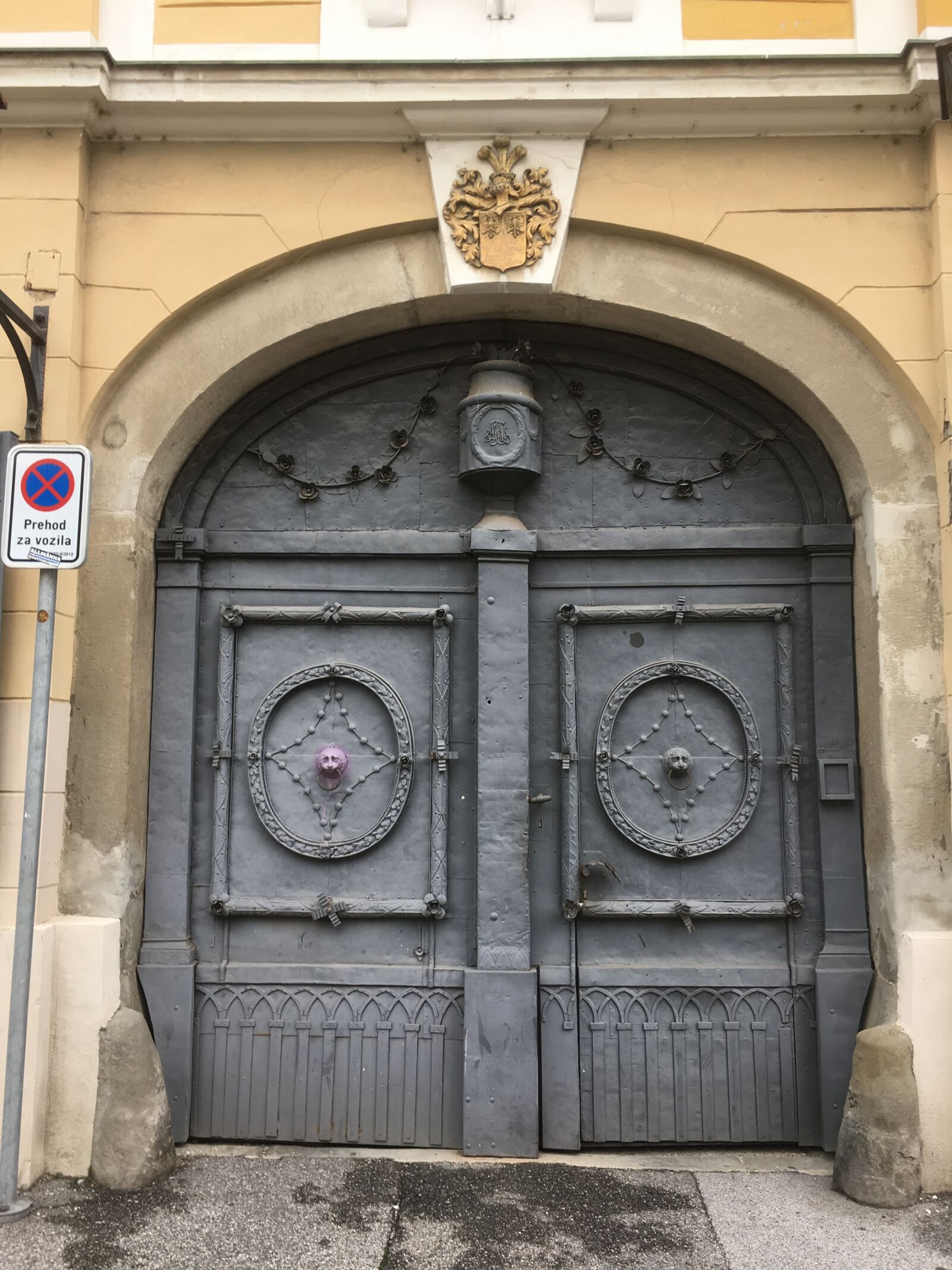 Apple iPhone 6s sample photo. Door, input, goal photography