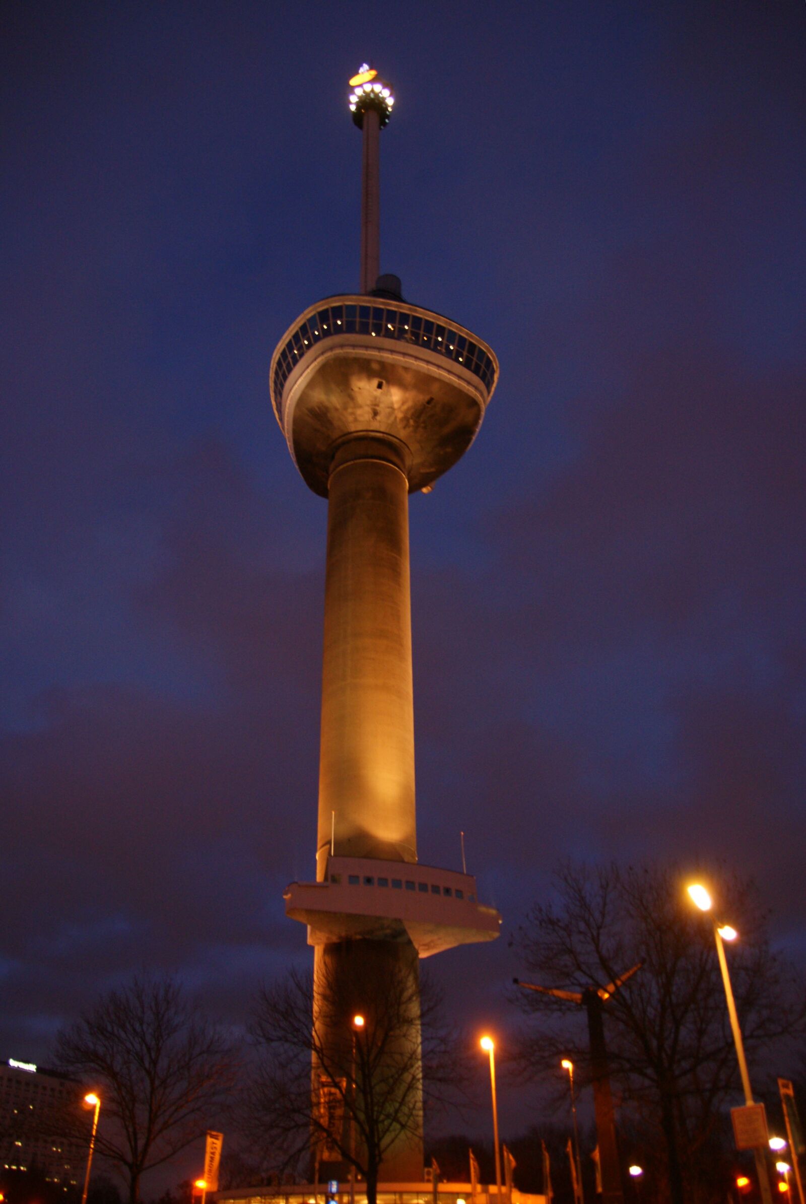 Sony Alpha DSLR-A300 sample photo. Rotterdam, euromast, night photography