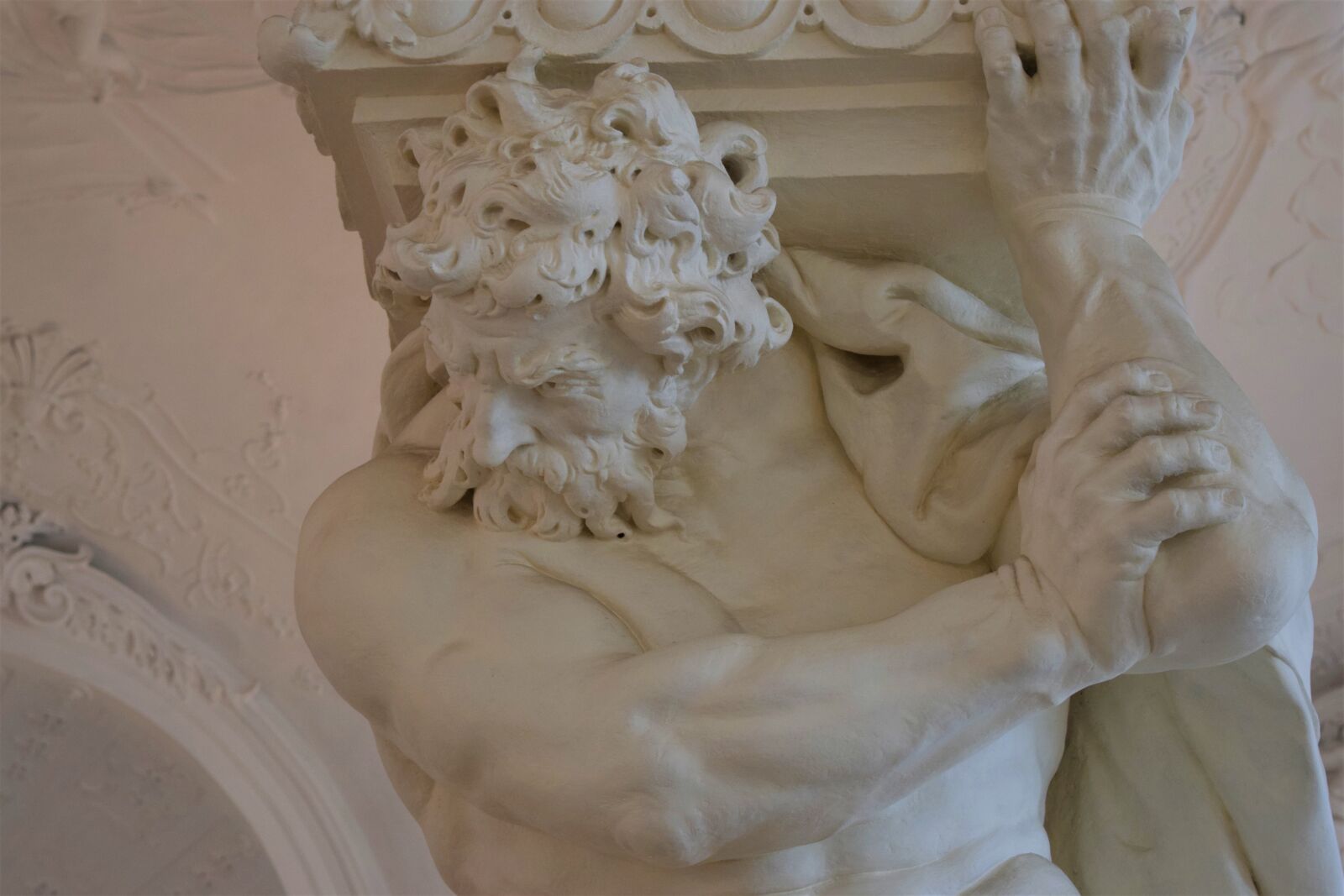 Nikon D3300 sample photo. Statue, column, castle photography