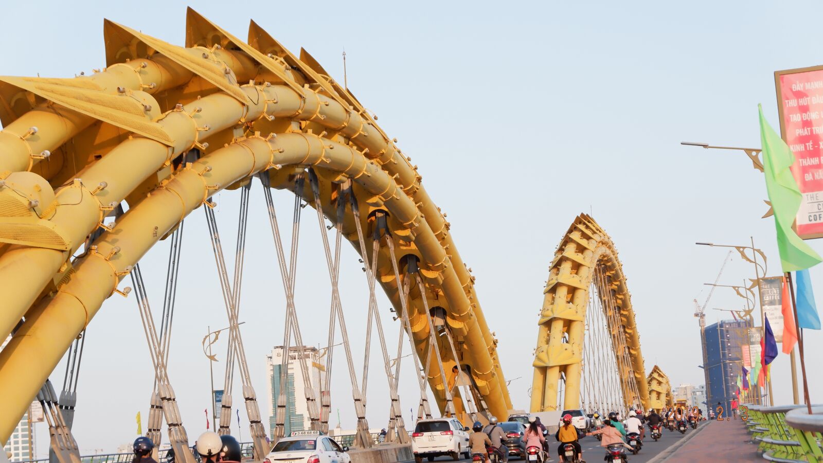 Fujifilm X-A3 + Fujifilm XC 16-50mm F3.5-5.6 OIS II sample photo. Bridge, dragon, beautiful structure photography
