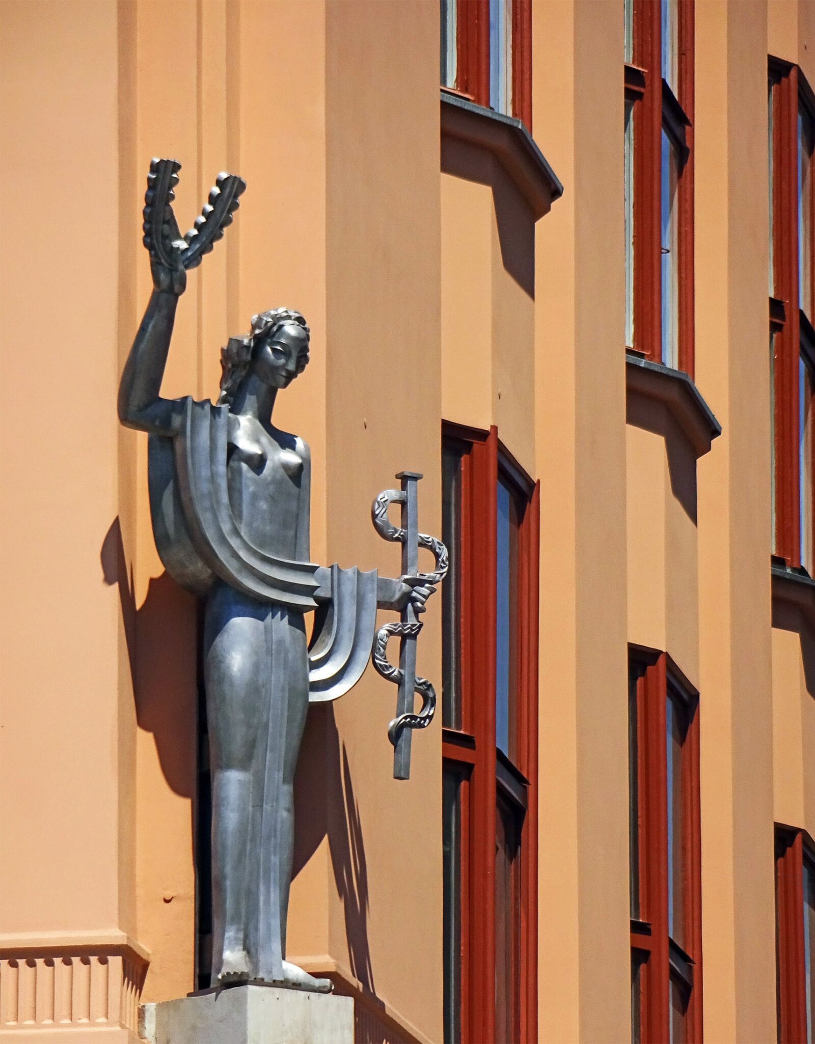Sony Cyber-shot DSC-WX220 sample photo. Figure, the statue of photography