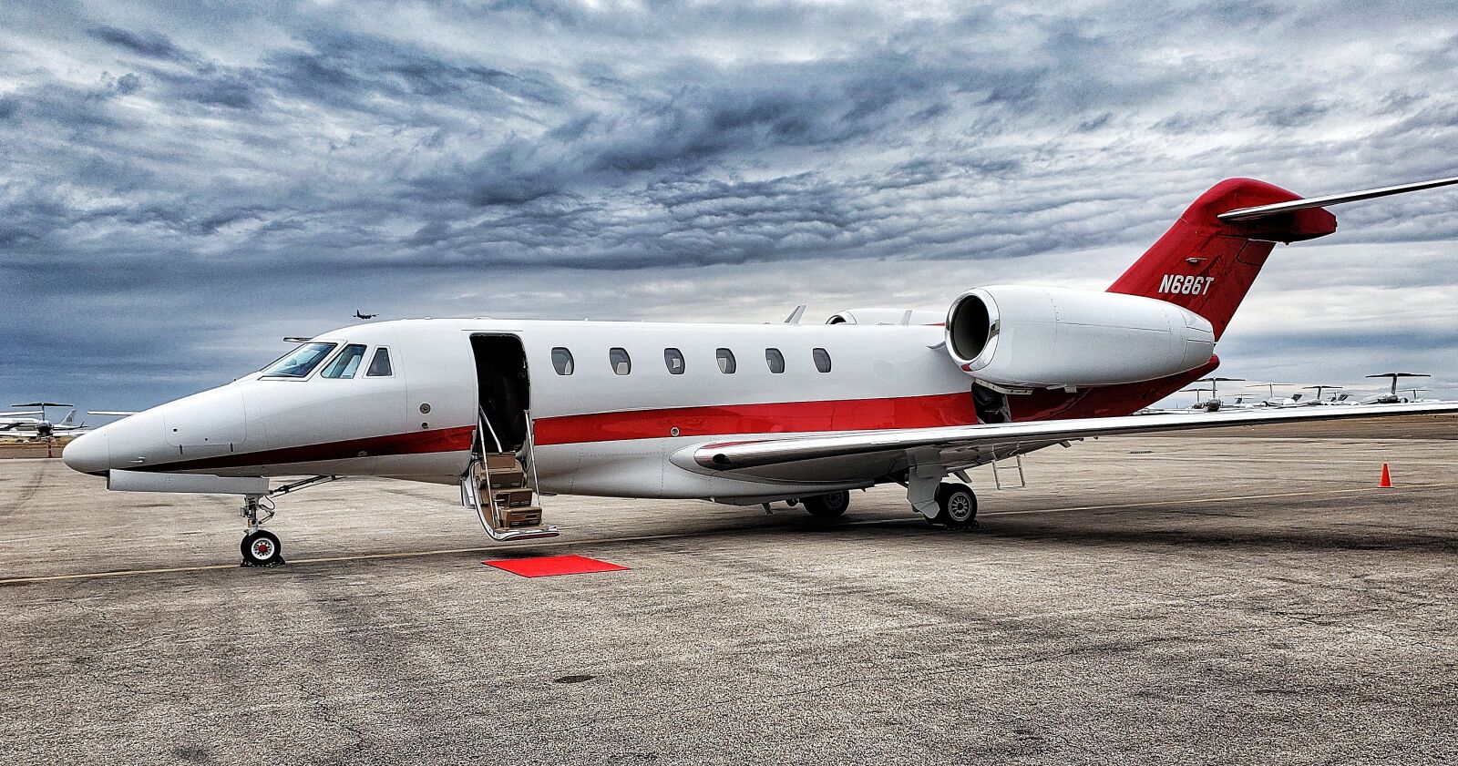 Samsung Galaxy S9 sample photo. Airplane, aviation, private jet photography