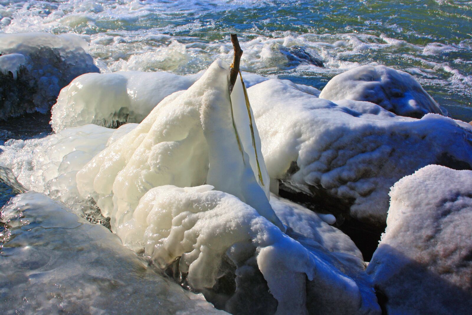 Canon EOS 1000D (EOS Digital Rebel XS / EOS Kiss F) sample photo. Waters, nature, river photography