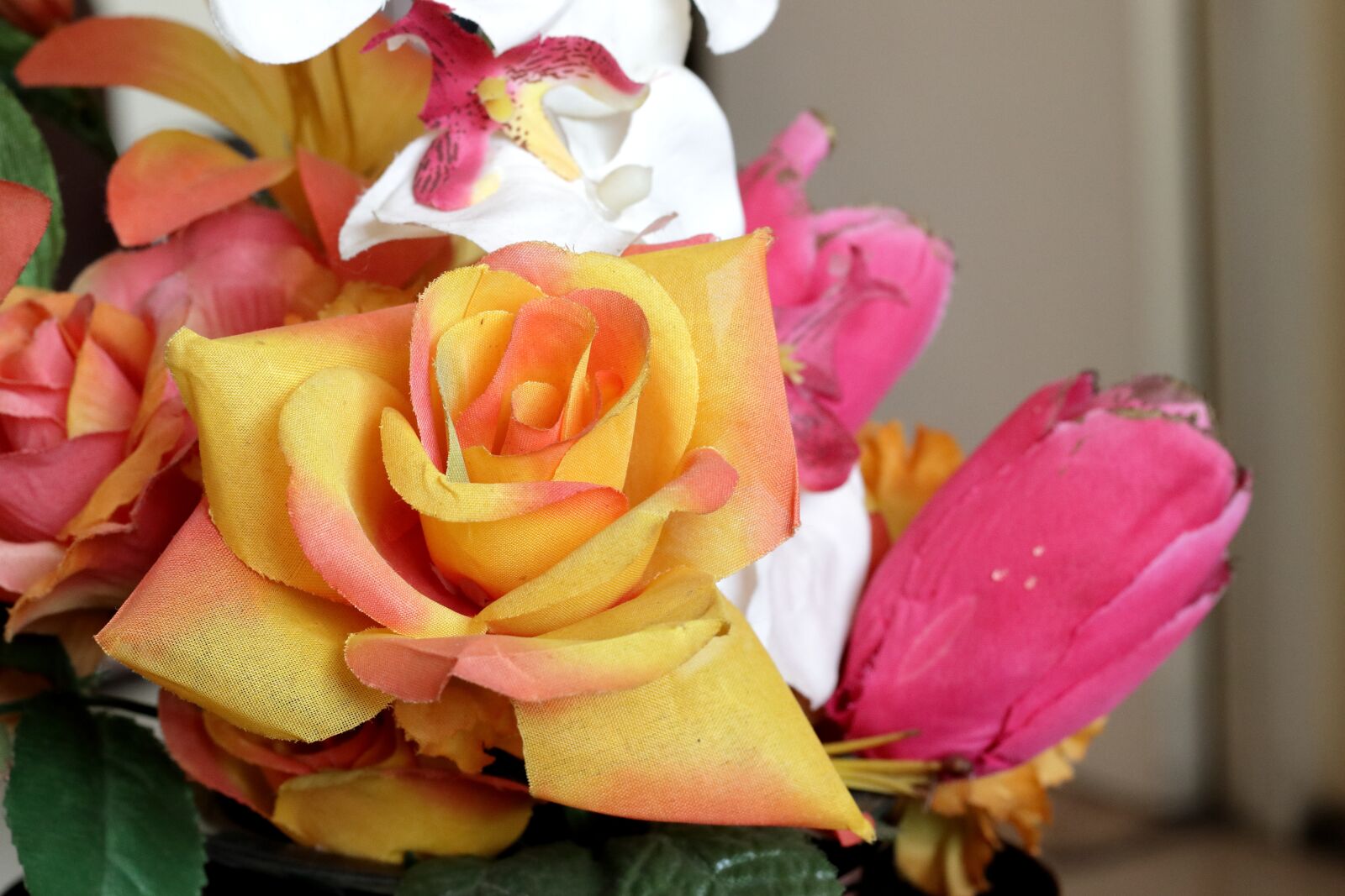 Canon EOS 77D (EOS 9000D / EOS 770D) + Canon EF 50mm F1.8 STM sample photo. Rose, artificial, flowers photography