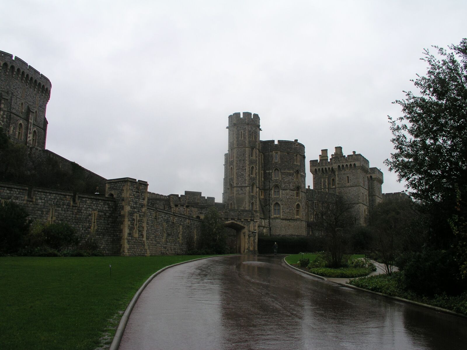 Olympus C5050Z sample photo. England, building, architecture photography