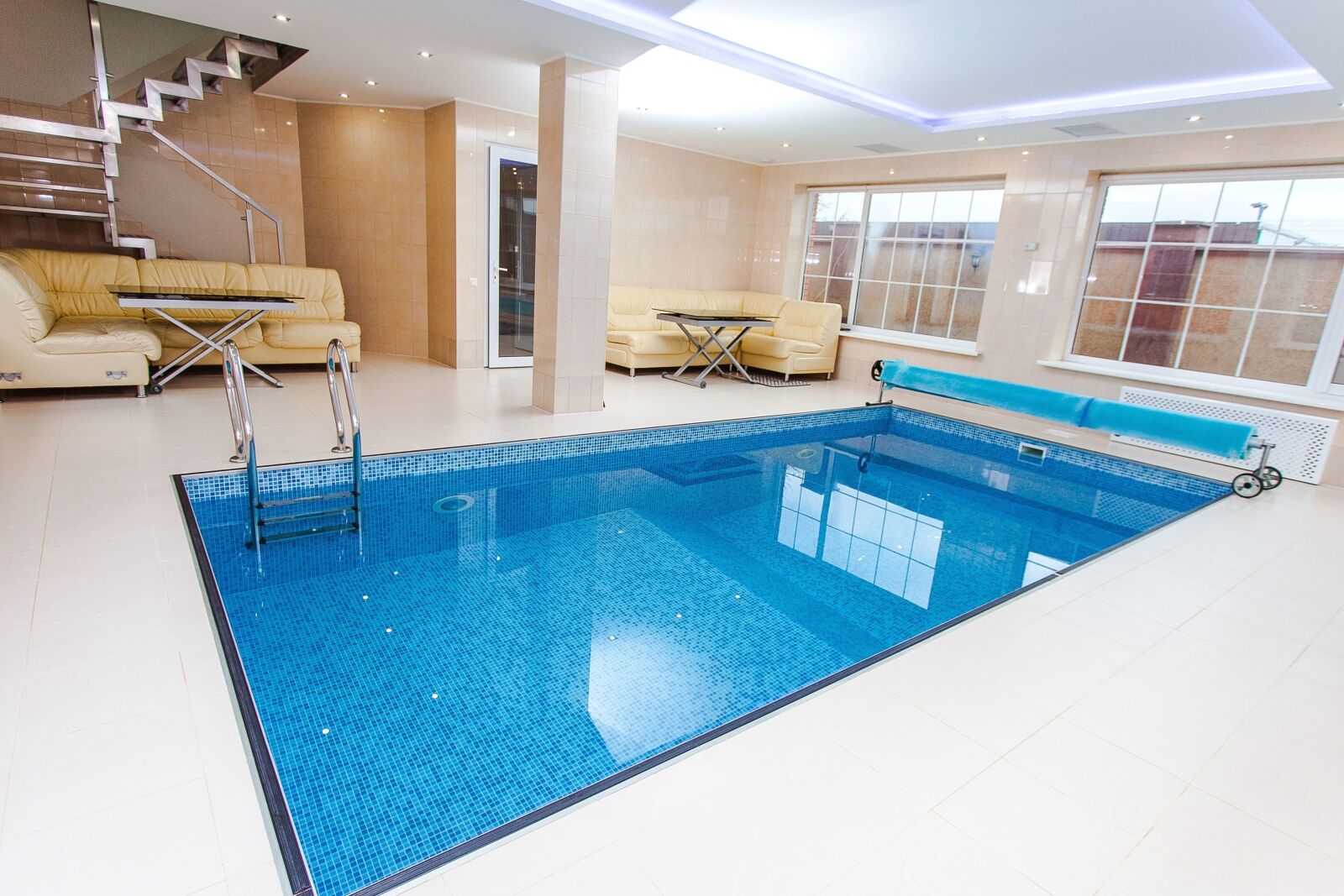Canon EOS 5D Mark II sample photo. Swimming pool, interior, water photography