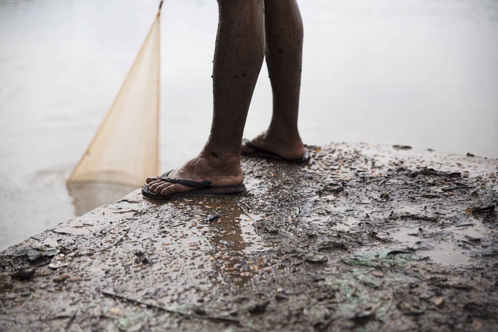 Canon EOS 6D sample photo. Concrete surface, daylight, dirt photography