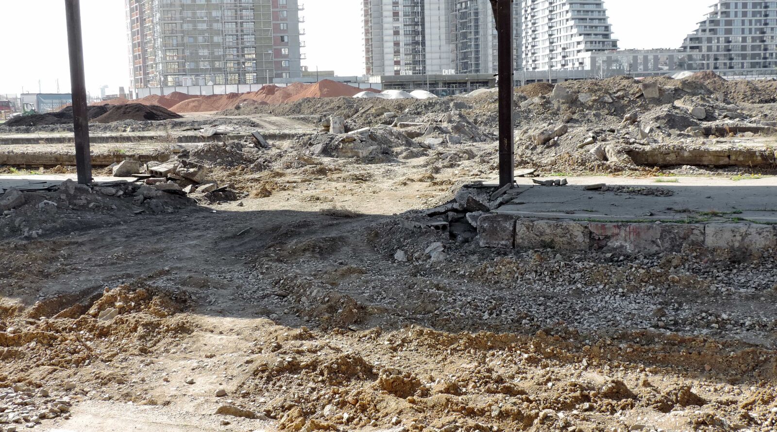 Nikon Coolpix P520 sample photo. Construction, junkyard, reconstruction, barrier photography