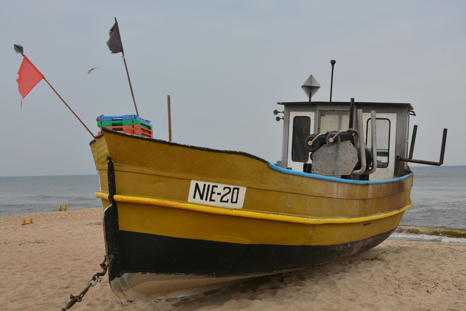 Nikon D7100 sample photo. Fishing vessel, cutter, beach photography
