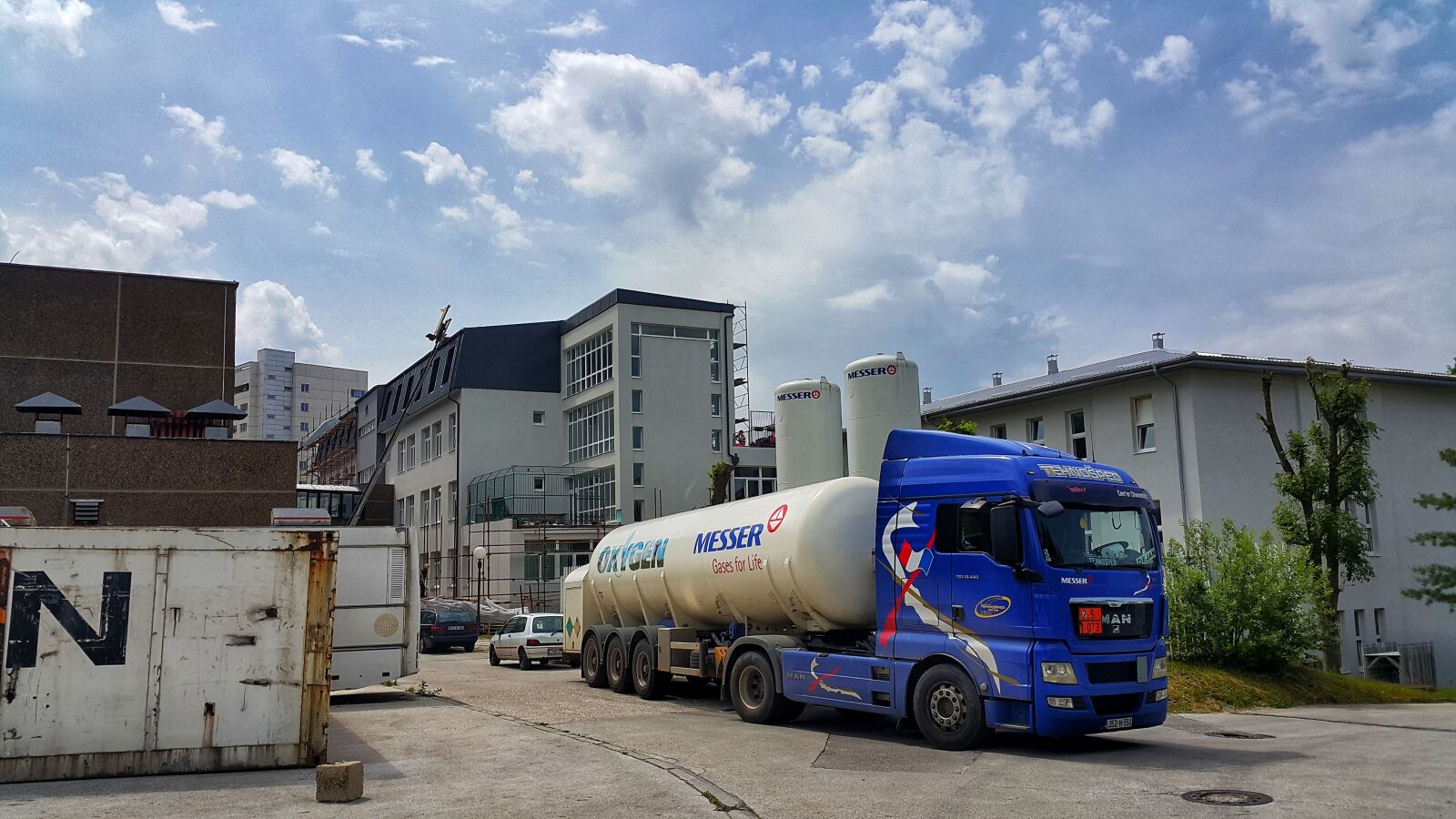 Samsung Galaxy Note4 sample photo. Truck, industry, gas photography