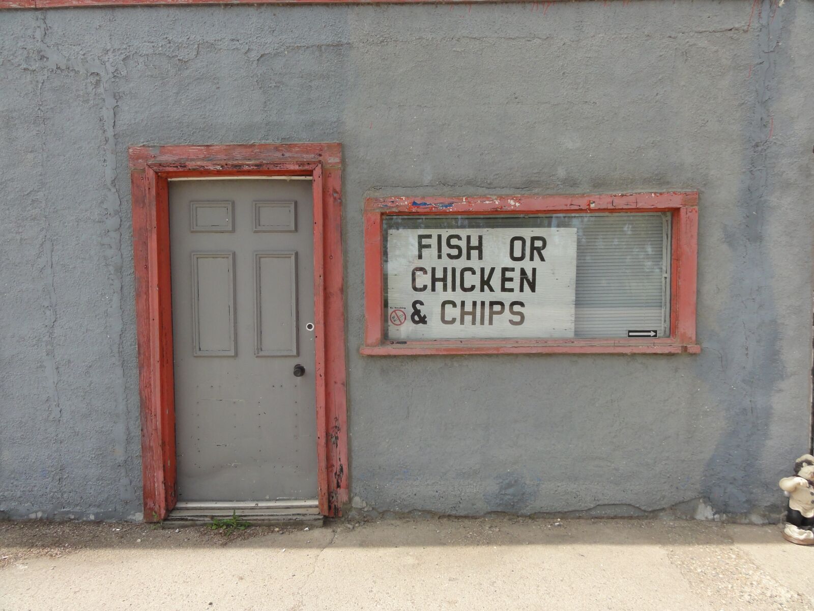 Sony DSC-HX5V sample photo. Fish, chicken, ships photography