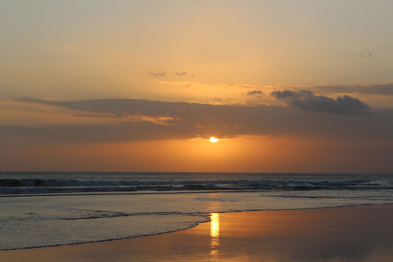 Canon EOS 650D (EOS Rebel T4i / EOS Kiss X6i) sample photo. Sunset, beach, sea photography