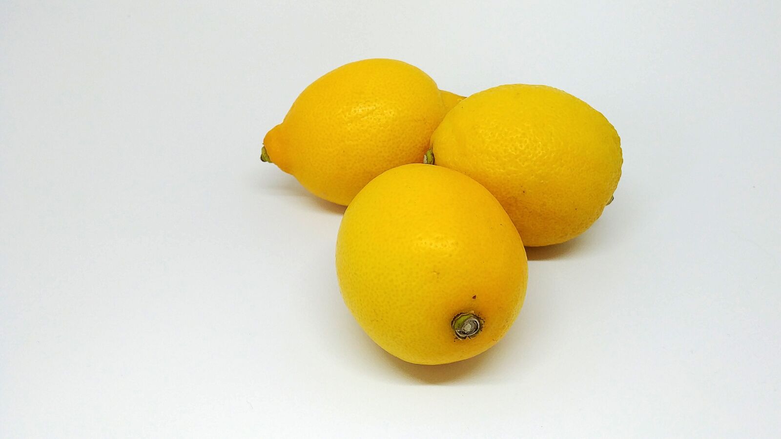 LG G6 sample photo. Lemon, fruit, food photography