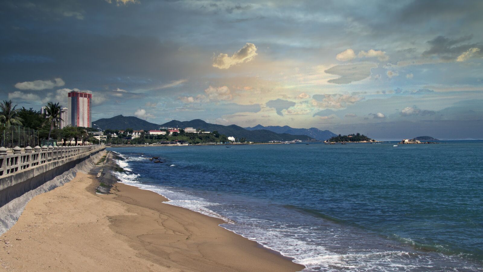 Panasonic Lumix DMC-FZ1000 sample photo. Beach, nha trang, vietnam photography