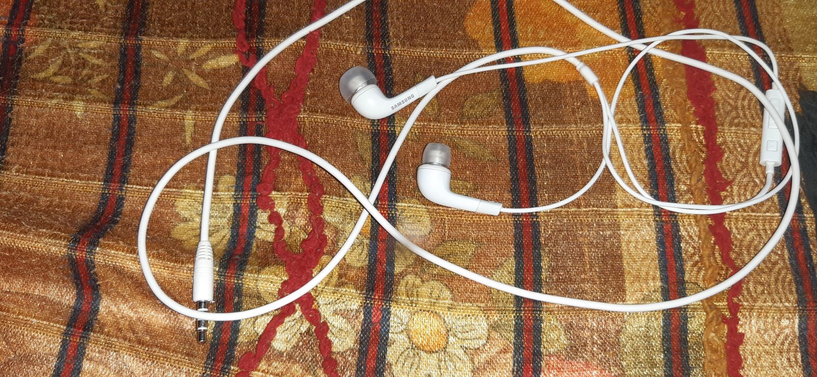 Samsung Galaxy A30 sample photo. Ear phones, ear plugs photography