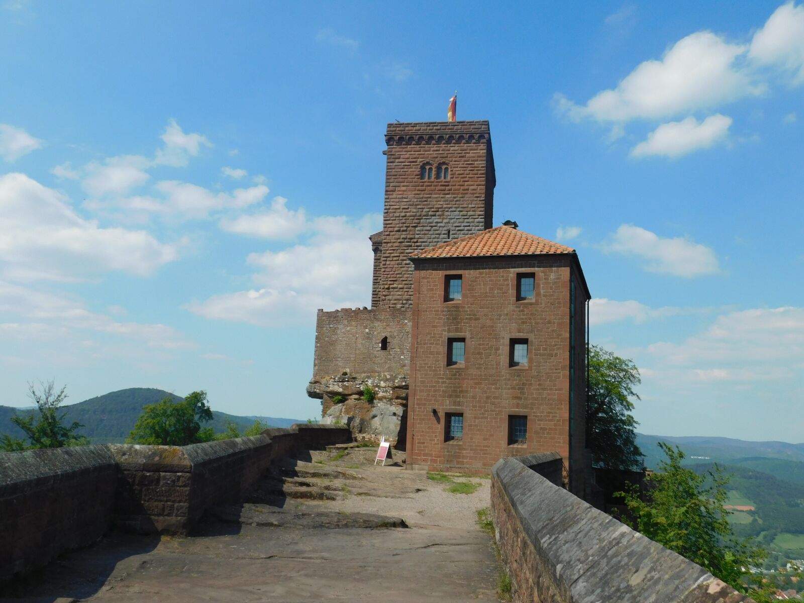 Nikon Coolpix B500 sample photo. Trifels, annweiler am trifels photography