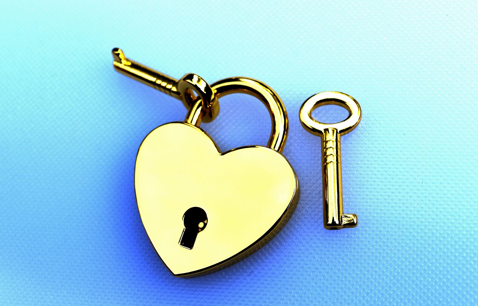 Nikon D7200 sample photo. Key to the heart photography