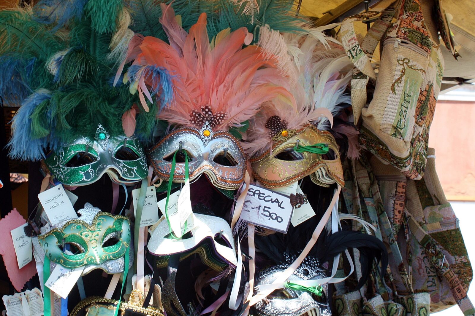 Canon EOS 450D (EOS Rebel XSi / EOS Kiss X2) sample photo. The mask, venetian masks photography