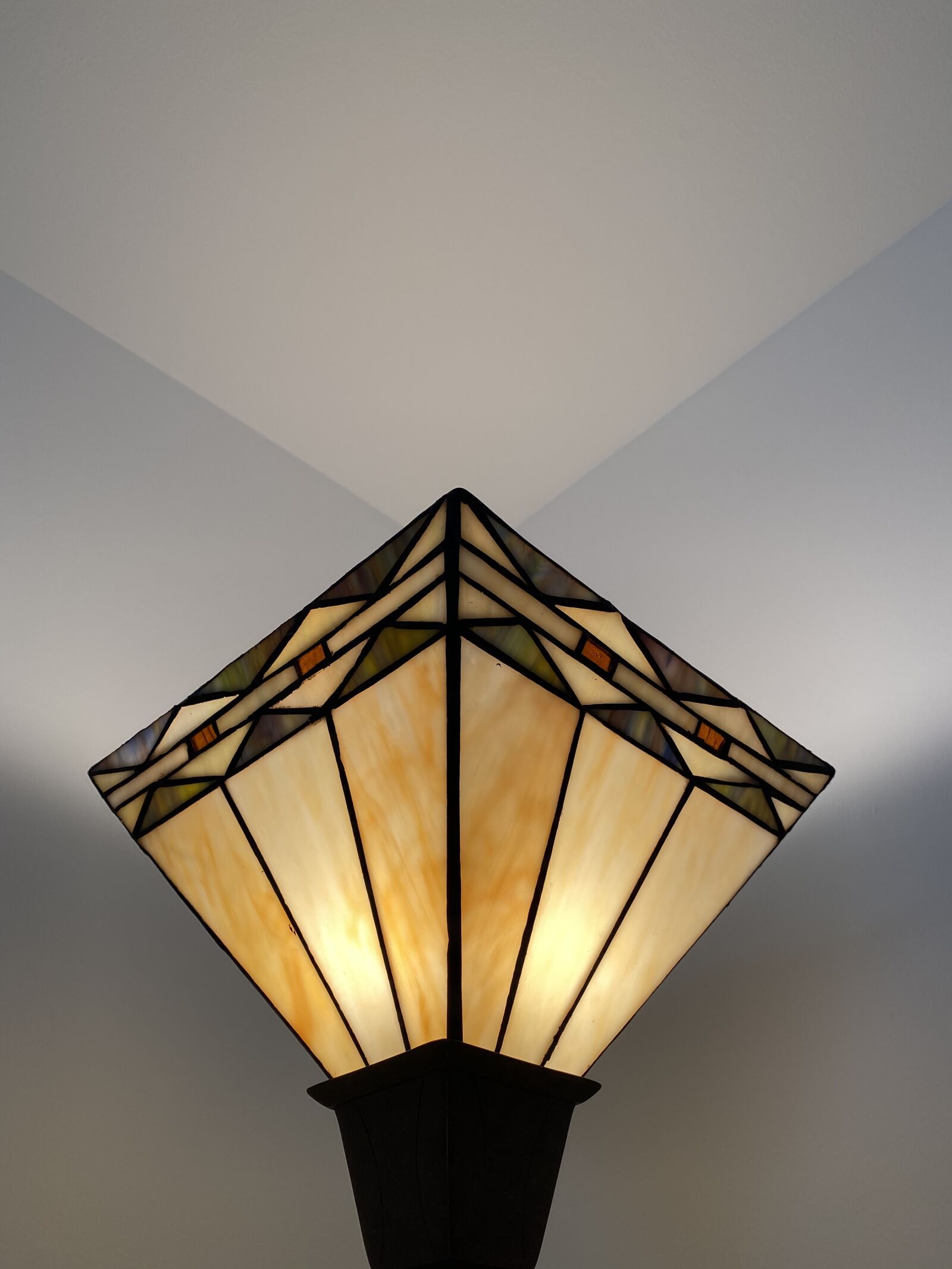 Apple iPhone 11 sample photo. Art deco, lamp, modern photography