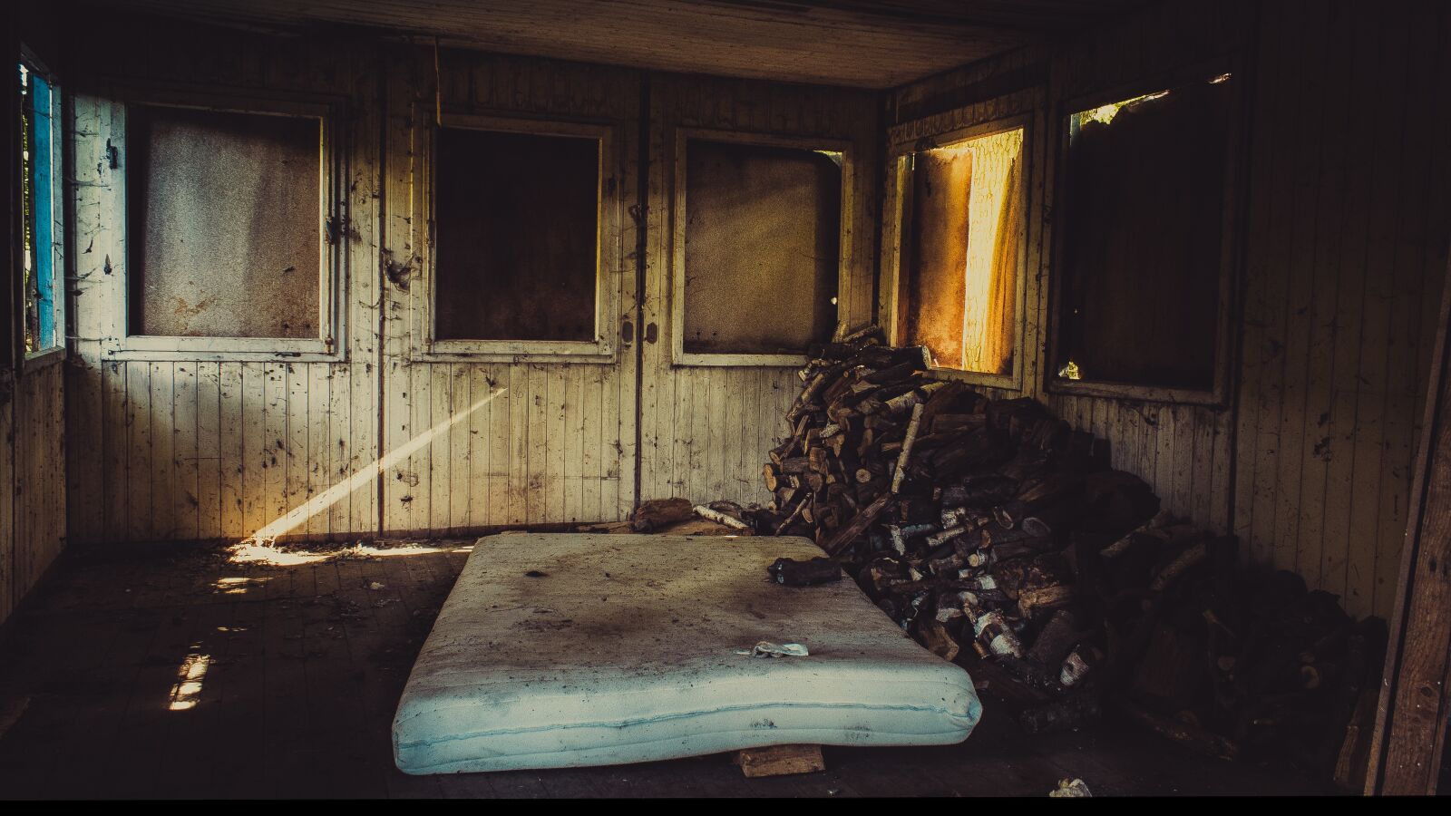 Canon EOS 1300D (EOS Rebel T6 / EOS Kiss X80) sample photo. Lost places, old, abandoned photography