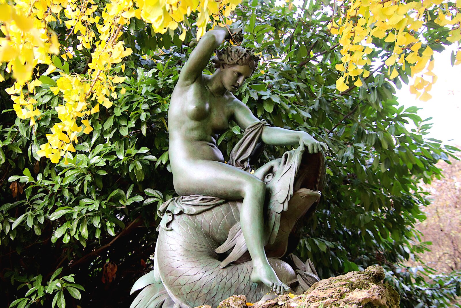 Canon EOS 800D (EOS Rebel T7i / EOS Kiss X9i) sample photo. Sculpture, statue, bronze green photography