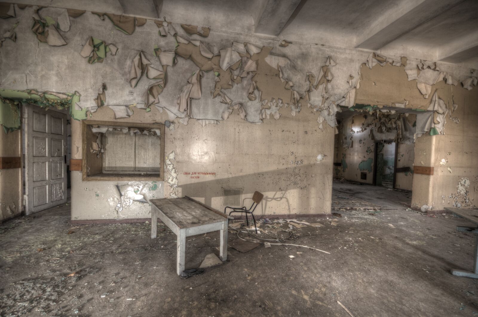 Nikon D300S sample photo. Room, indoors, abandoned photography