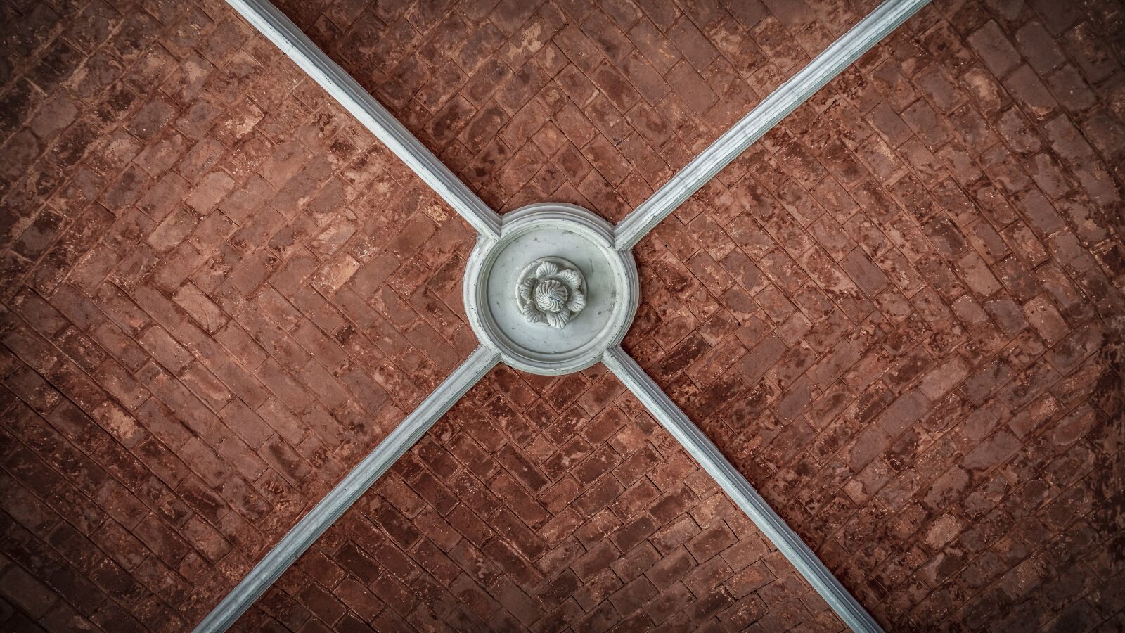 Sony a7 II + Sony FE 28-70mm F3.5-5.6 OSS sample photo. Stones, bricks, dome photography