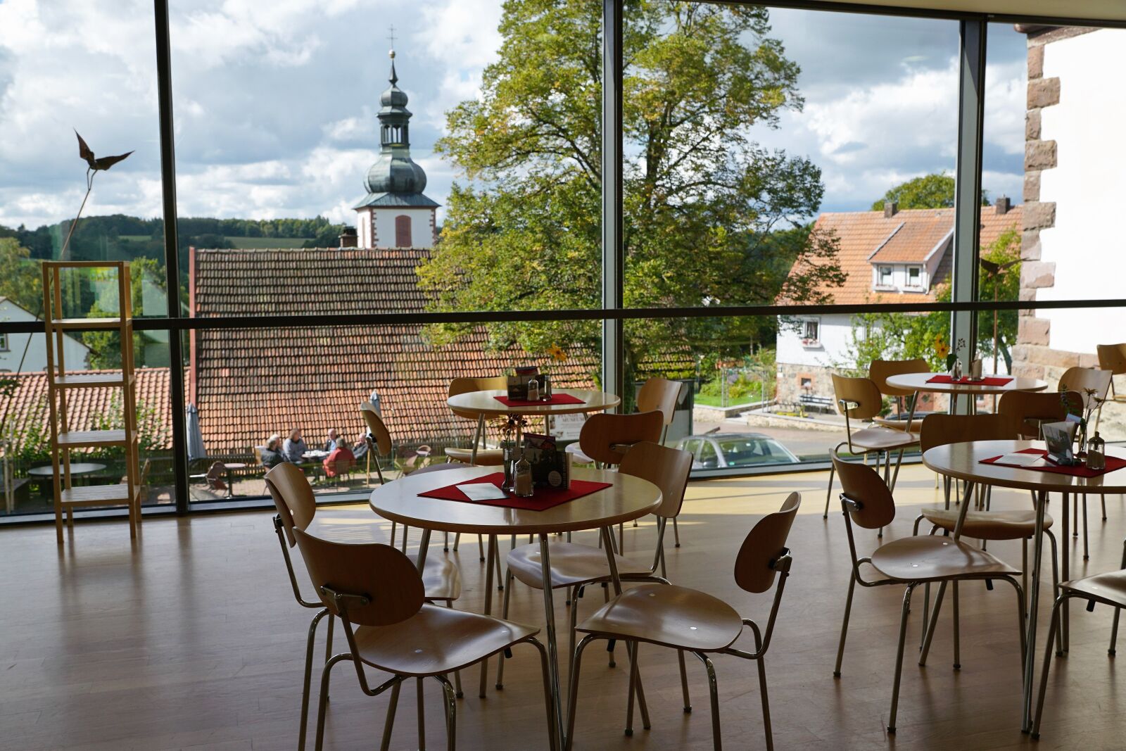 Sony ILCA-77M2 + Sony DT 16-50mm F2.8 SSM sample photo. Restaurant, cafe, nature photography