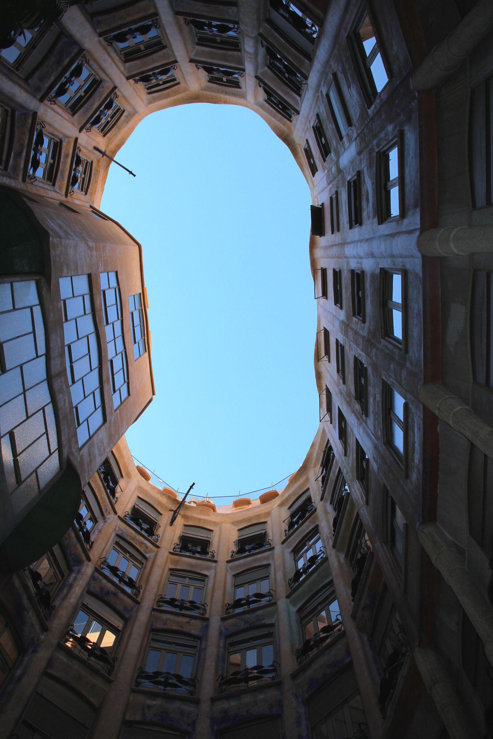 Canon EOS 550D (EOS Rebel T2i / EOS Kiss X4) sample photo. Building, architecture, city photography