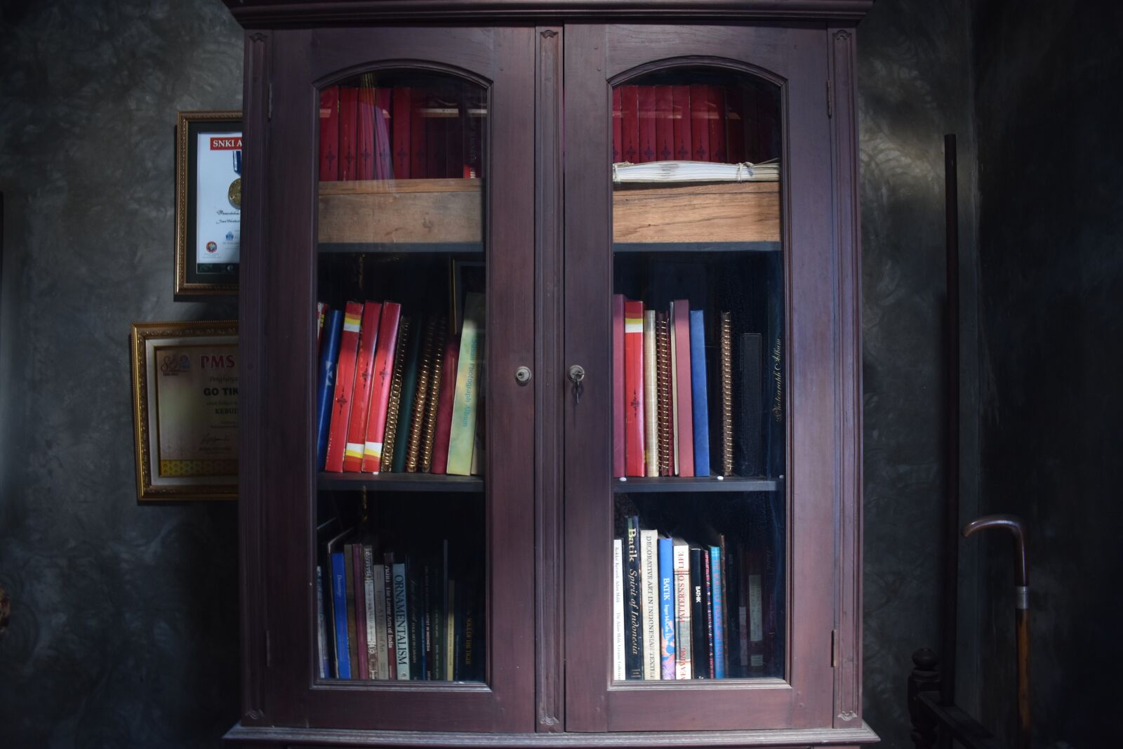 Nikon D3400 sample photo. Bookshelf, book, shelf photography