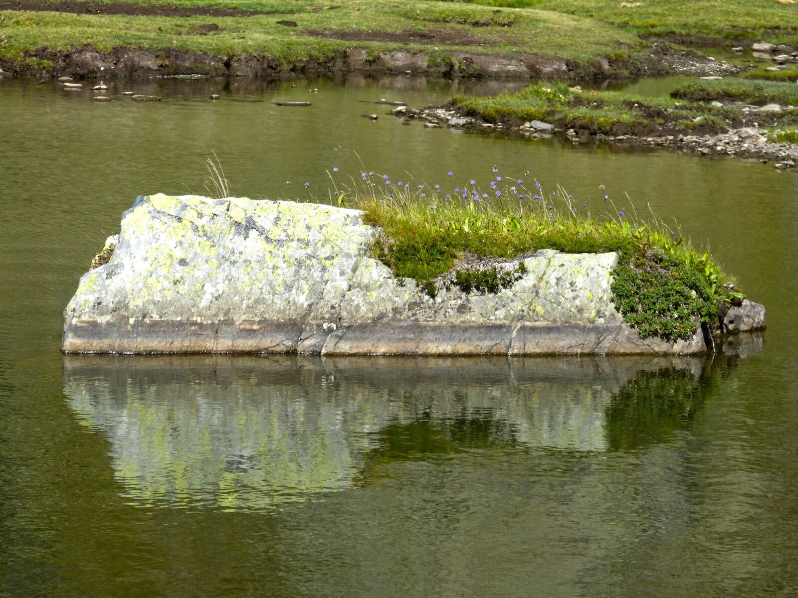 Panasonic DMC-FZ62 sample photo. Lake, rock, lake of photography